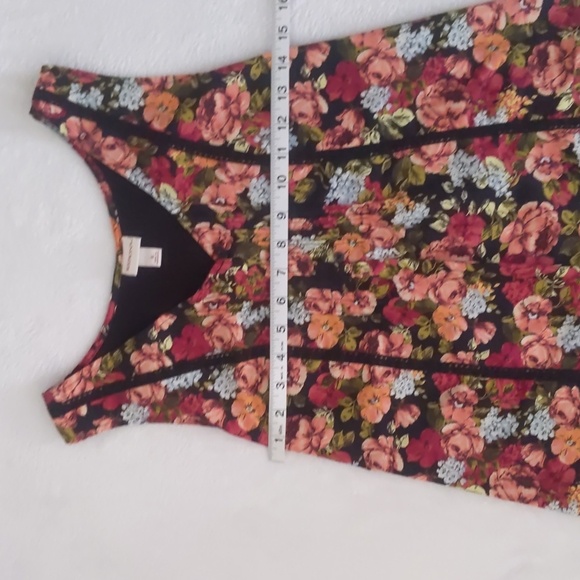 Floral Tank Top with Crochet Details (Small) - Picture 10 of 13
